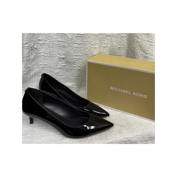 Michael Kors Sara Black Patent Leather Kitten Pump Size 8.5 NIB #57517 - Picture 1 of 6
